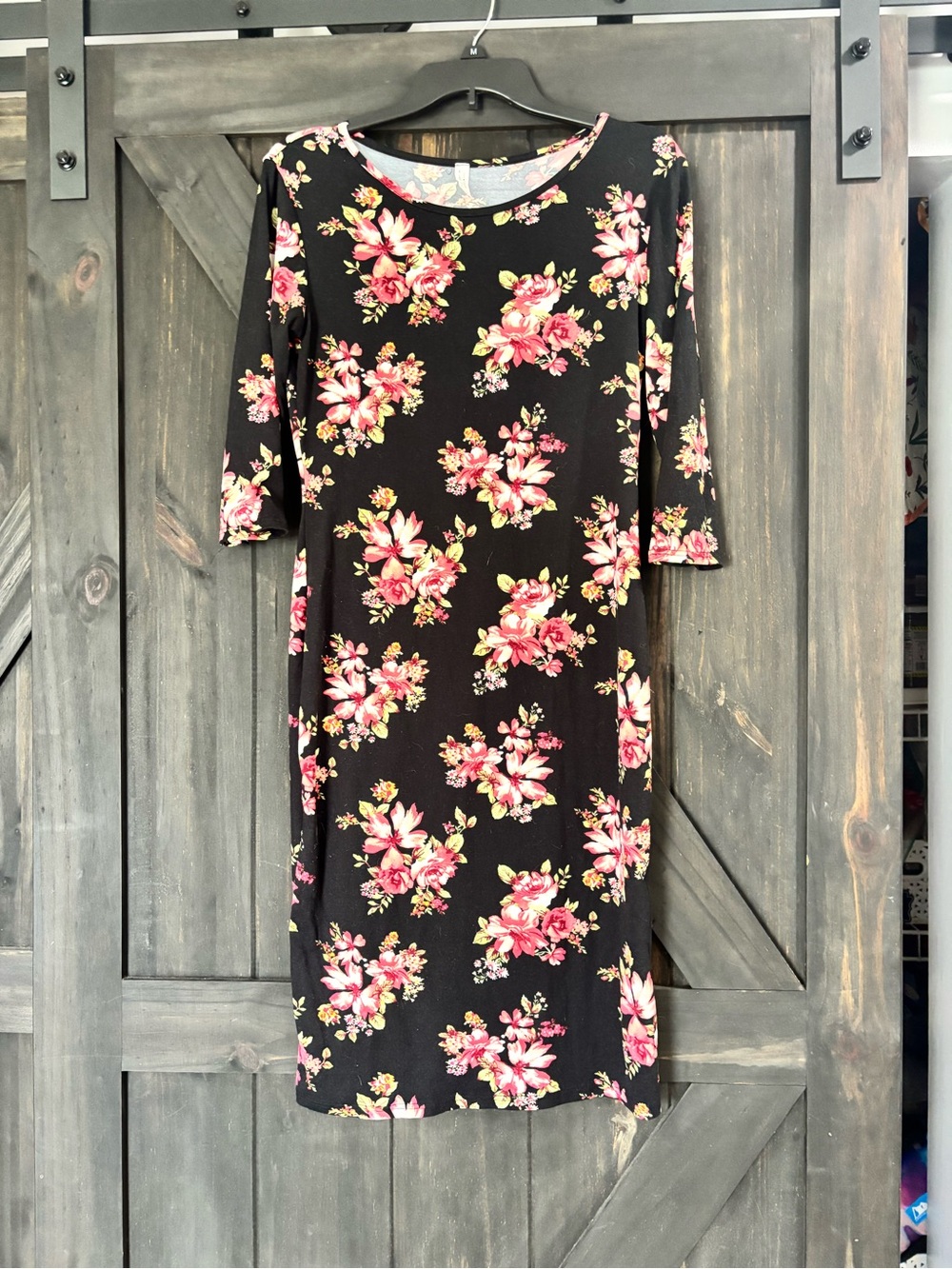 Floral Scoop Neck Black Midi Dress with Pink Blooms
